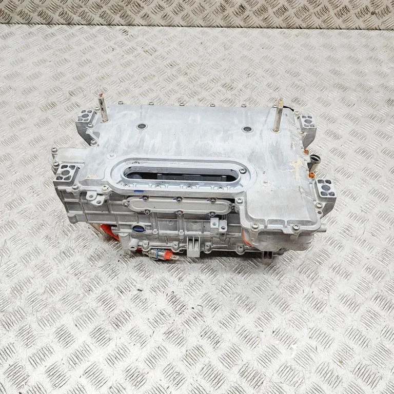 Voltage converter inverter SA3HJU2143030