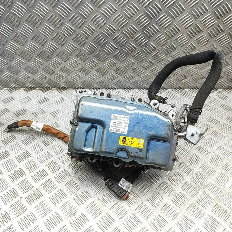 Invertors (sprieguma pārveidotājs) A2139061309