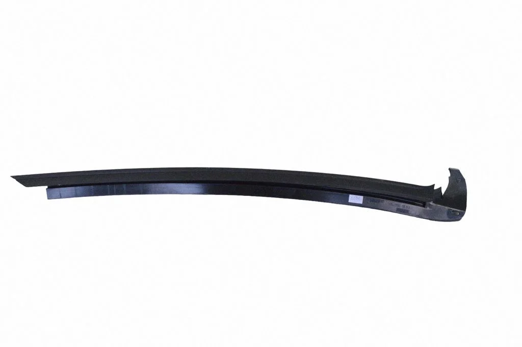 Listwa szyby przedniej FR3B7602565