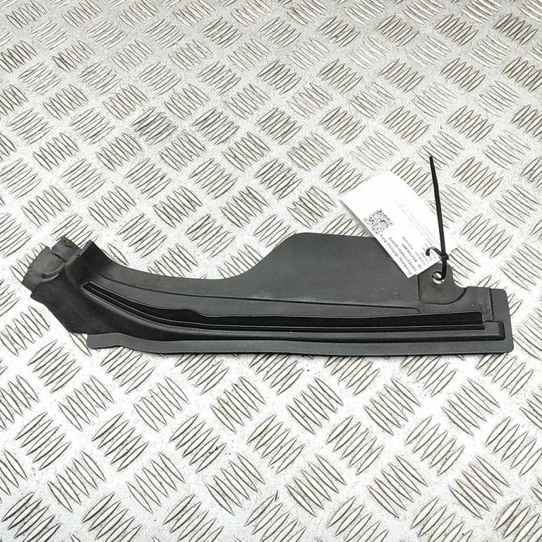 Fender end trim EX5316D178AD
