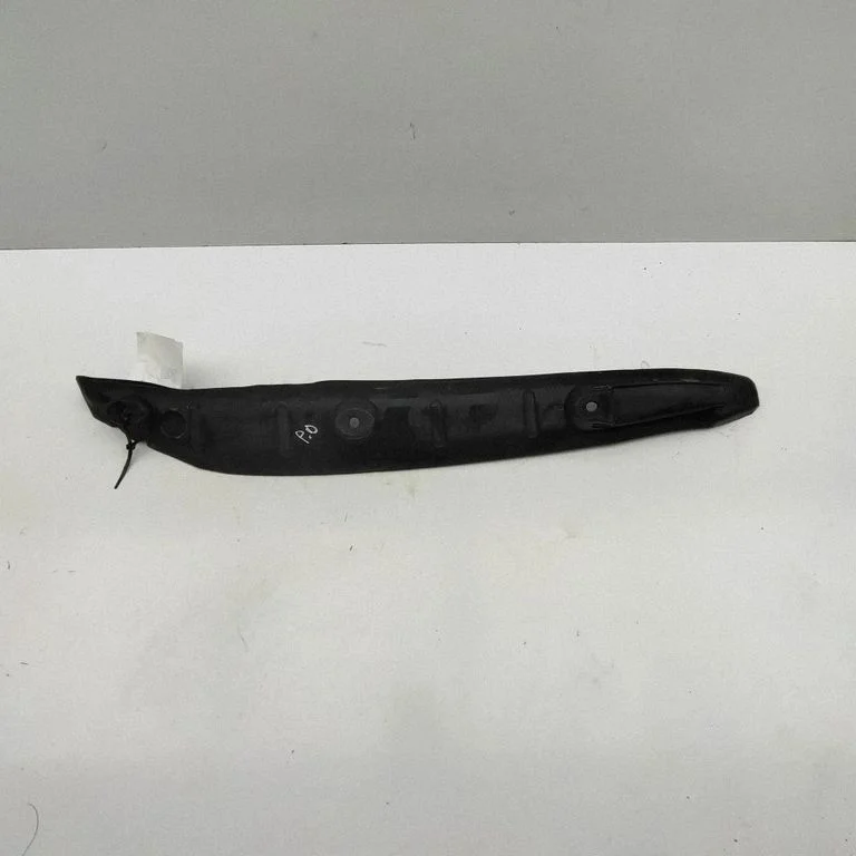 Poritiiva otsaliist 8B3821112