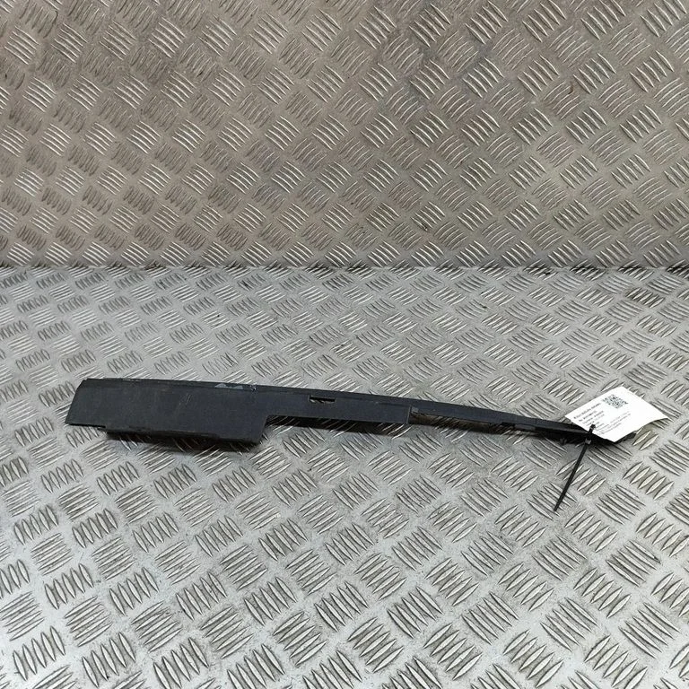Spārna nobeiguma apdare – Polestar 2 (2020-)