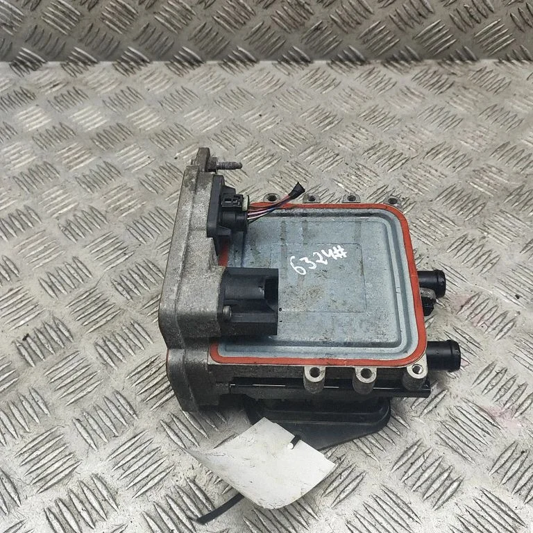 Hibrīda/elektromobiļa akumulatora dzesētājs (ventilators) A0008358403