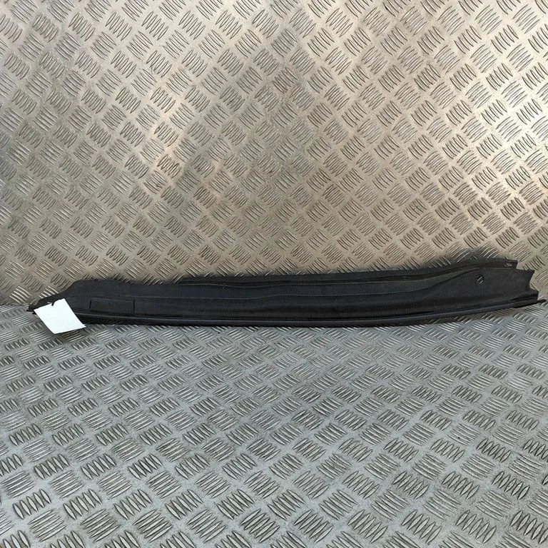 Fender end trim – Lexus GS 250 350 300H 450H (2013-)