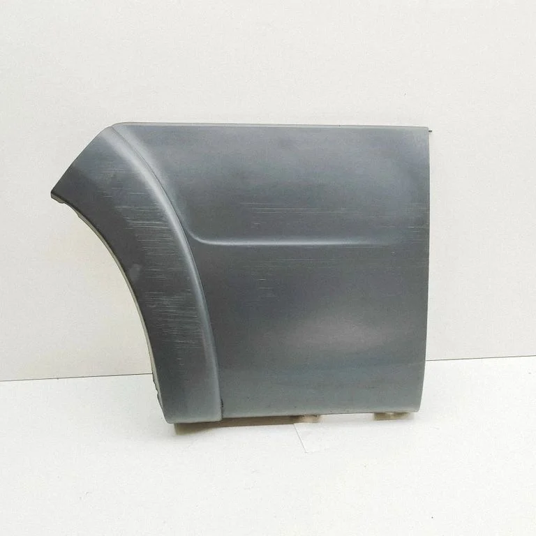 Moldings uz aizmugurējā spārna 1307170070