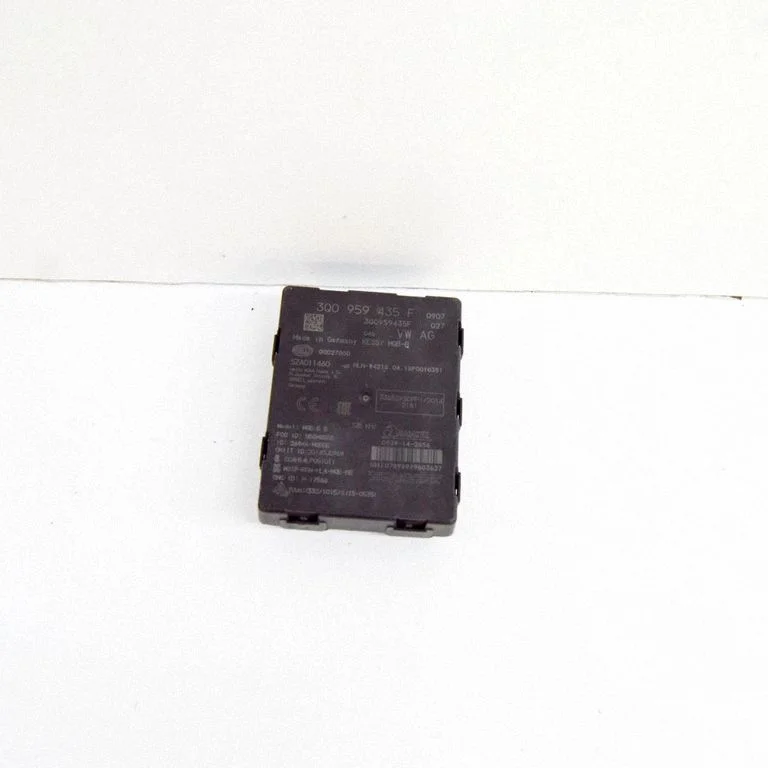 Bezatslēgas sistēmas KESSY (keyless) vadības bloks/modulis 5ZA011460