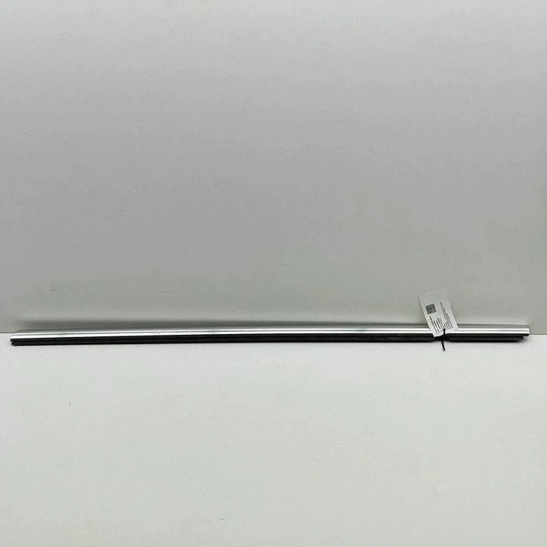 Front door glass trim molding A2957203000