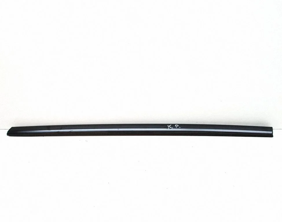 Front door glass trim molding – left