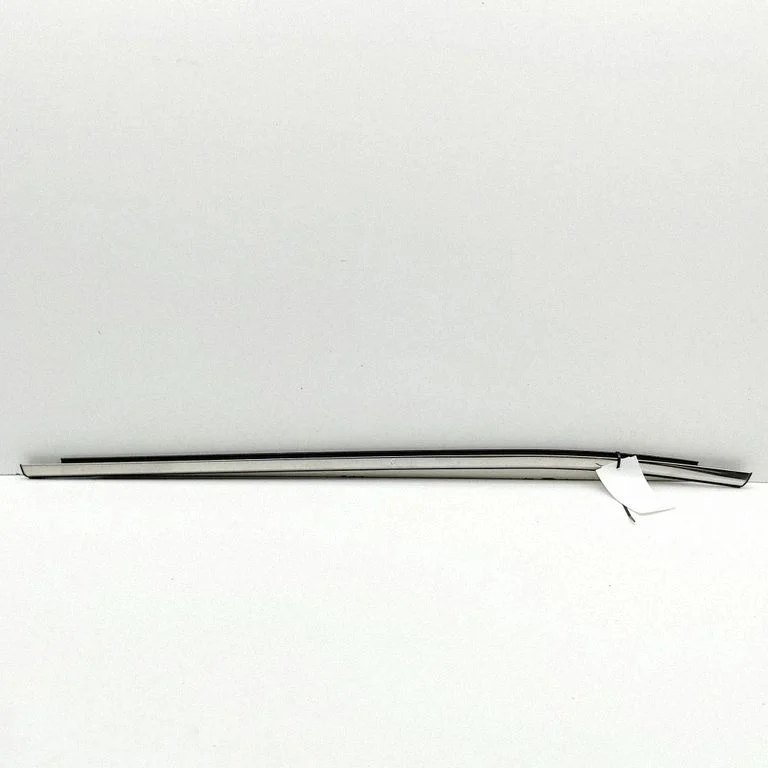 Listwa szyby drzwi tylnych 1268109500