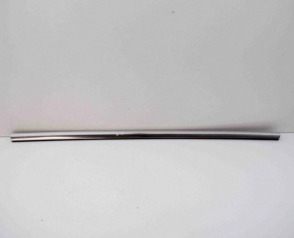 Listwa szyby drzwi tylnych 108074800I