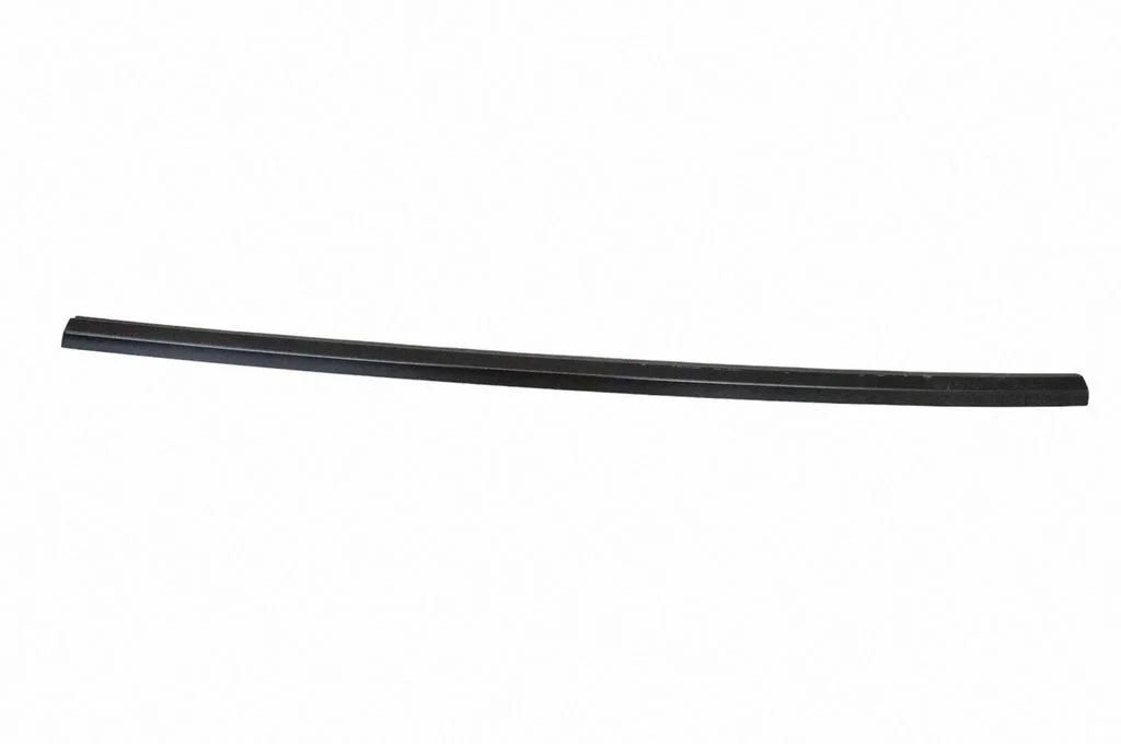 Aizmugurējo durvju stikla apdare – BMW 3. sērija F30 F35 F31 (2012-2018)