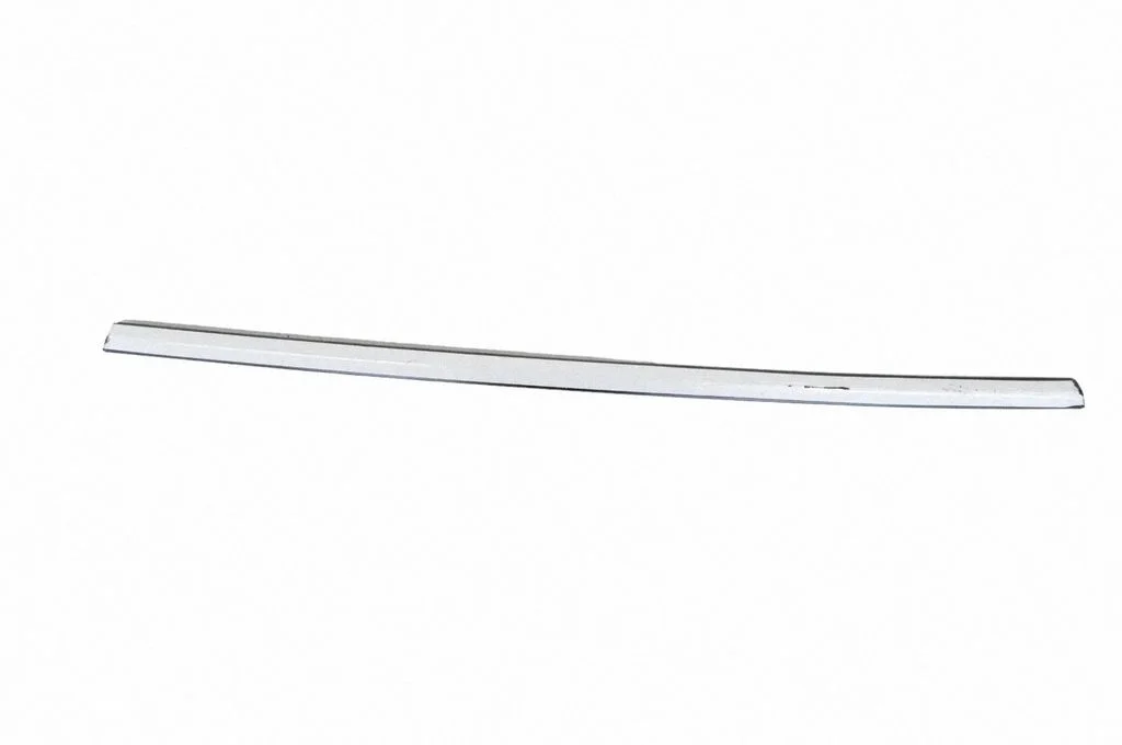 Listwa szyby drzwi tylnych 108074501J