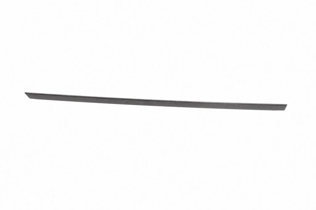 Rear door glass trim molding BJ32255A61A
