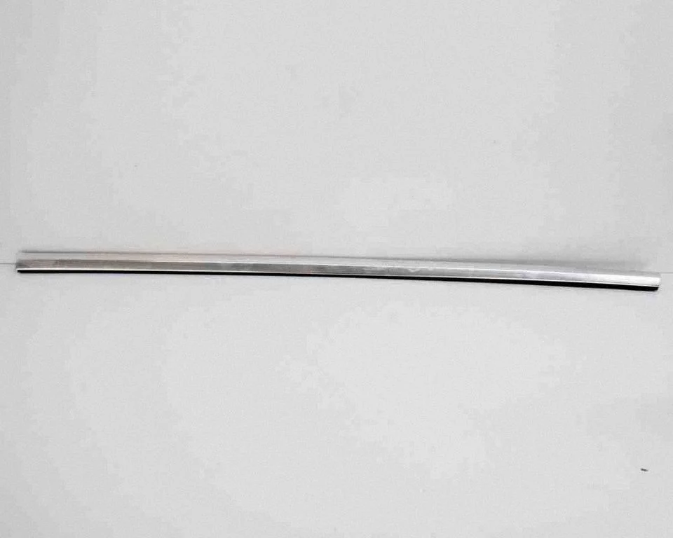 Rear door glass trim molding 108074500F