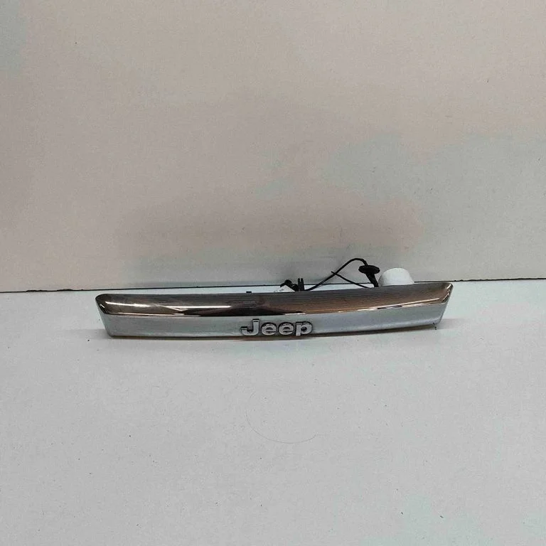 Aizmugurējā vāka numura zīmes apgaismojuma josla 55369088AE