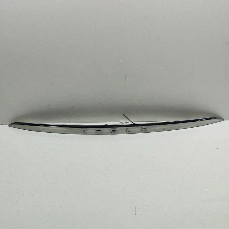 Trunk door license plate light bar 103537000E