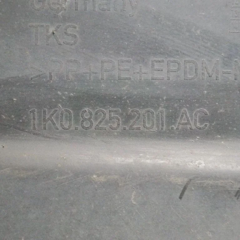 Sānu dibena aizsargs – Audi A3 S3 8P (2003-2012)