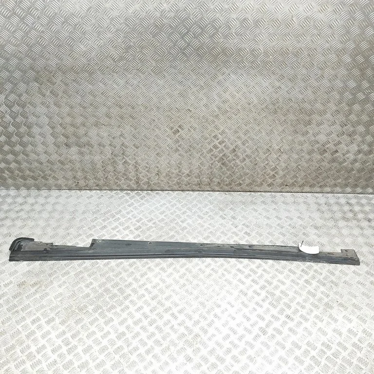 Külgmine põhjakaitse 4G4354990A – Aston Martin DB9 (2003-2016)