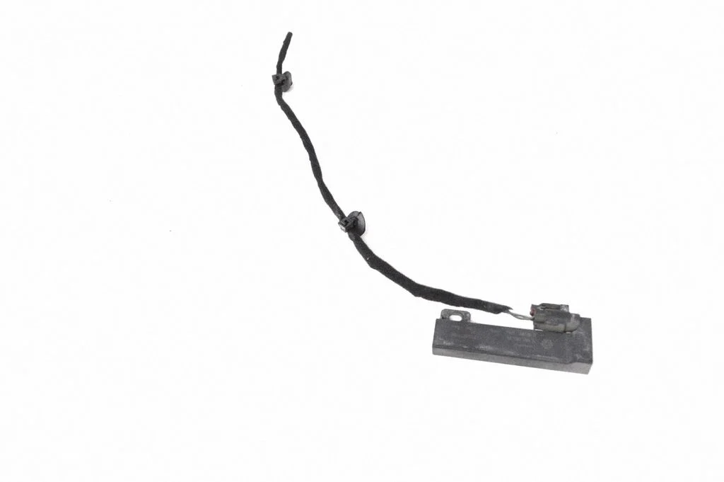 Bezatslēgas sistēmas antena 68071978AA