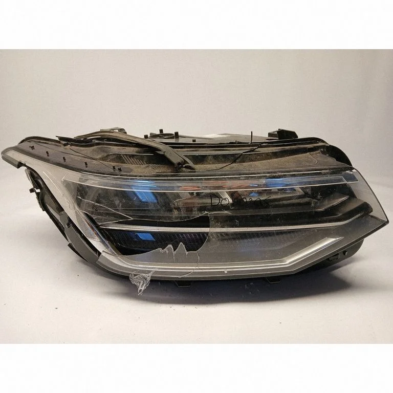 Headlight/headlamp – Volkswagen Tiguan (2007-2016)