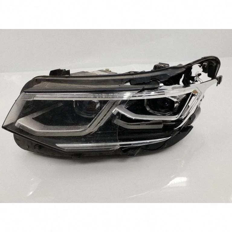 Headlight/headlamp – Volkswagen Tiguan (2007-2016)