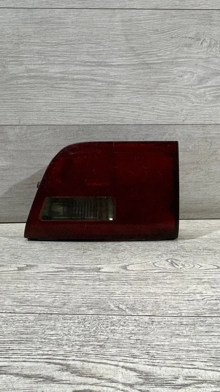 Lampa tylna w klapie – BMW X5 E53 (1999-2006)
