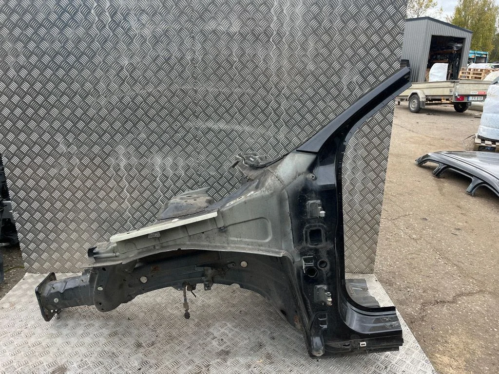 Esimene küljepaneel – Volvo XC60 (2014-2016)