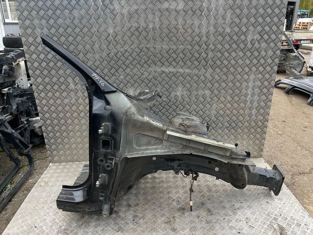 Esimene küljepaneel – Volvo XC60 (2014-2016)