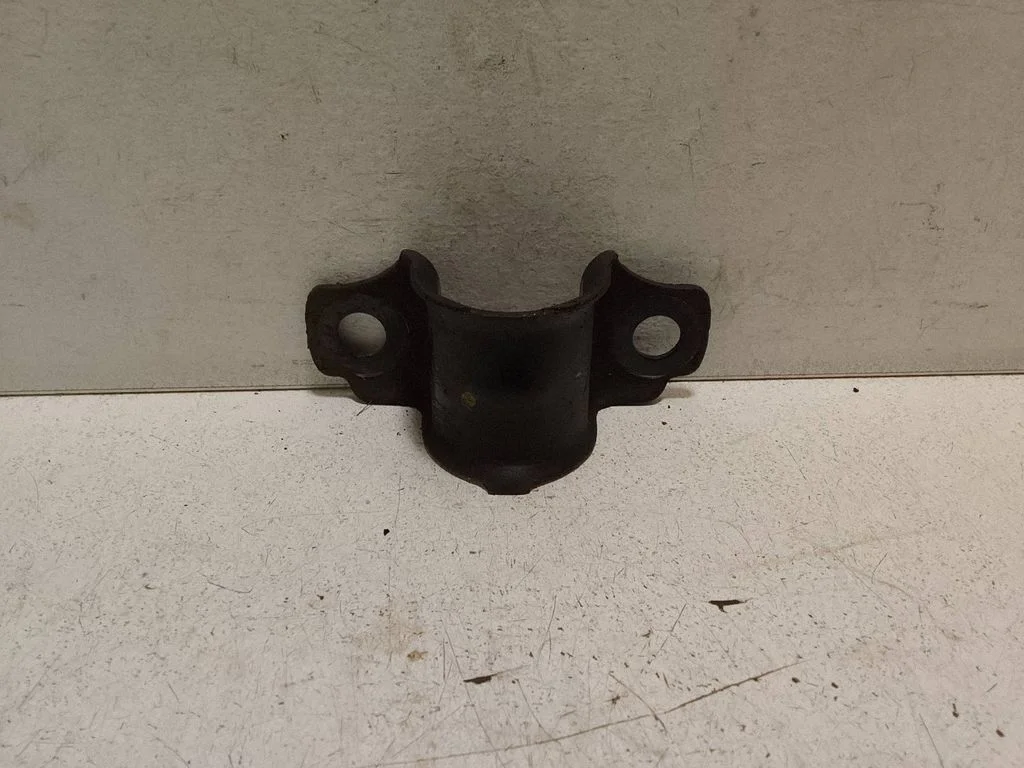 Sway bar bush bracket, front – Volvo XC60 (2014-2016)
