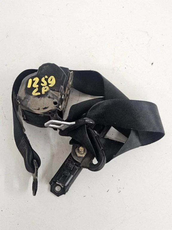 Rear seatbelt – Volkswagen Transporter - Caravelle T4 (1991-2003)