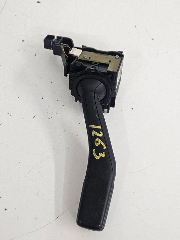 Indicator stalk – Skoda Octavia Mk2 (1Z) (2004-2013)