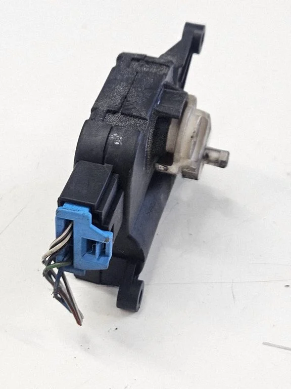 Air flap motor/actuator – Skoda Octavia Mk2 (1Z) (2004-2013)
