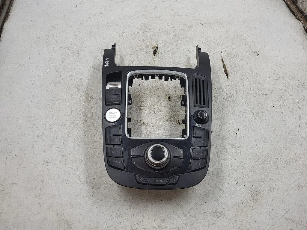 Head unit multimedia control 8T0919609C