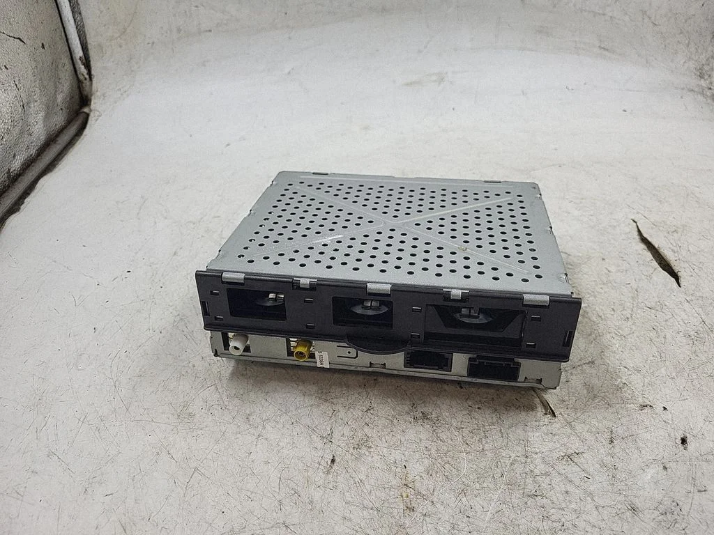 Sound amplifier 4F0035541L