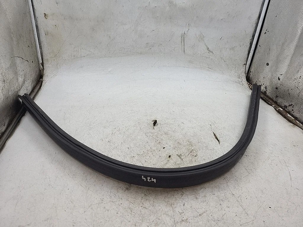 Engine compartment rubber 8T0823722