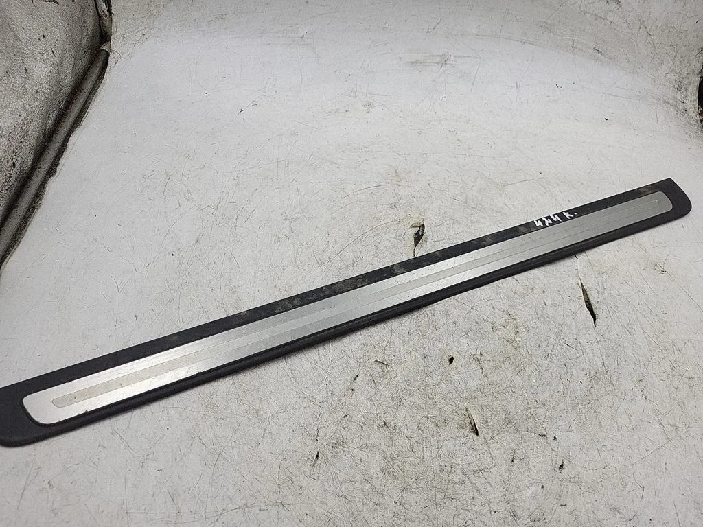 Front sill trim cover 8T0853373