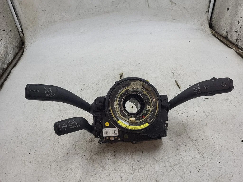 Wiper turn signal indicator stalk/switch 8K0953568B