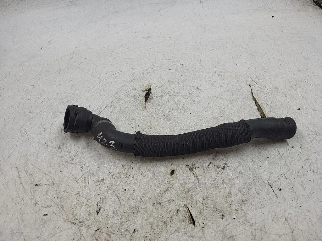 Engine coolant pipe/hose
