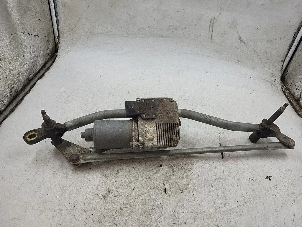 Front wiper linkage and motor 8J1955119