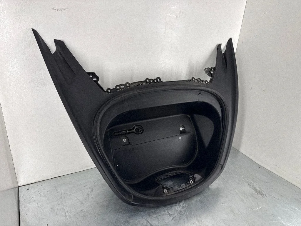 Glove box in trunk 108169100C