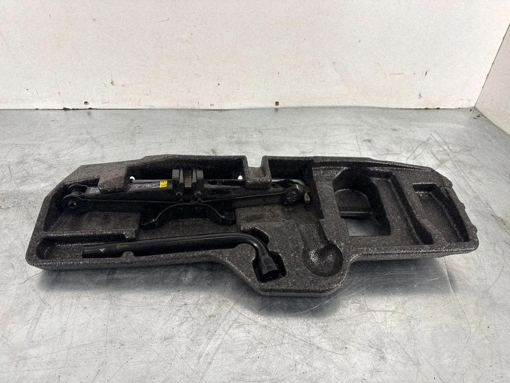 Tool box 31202395