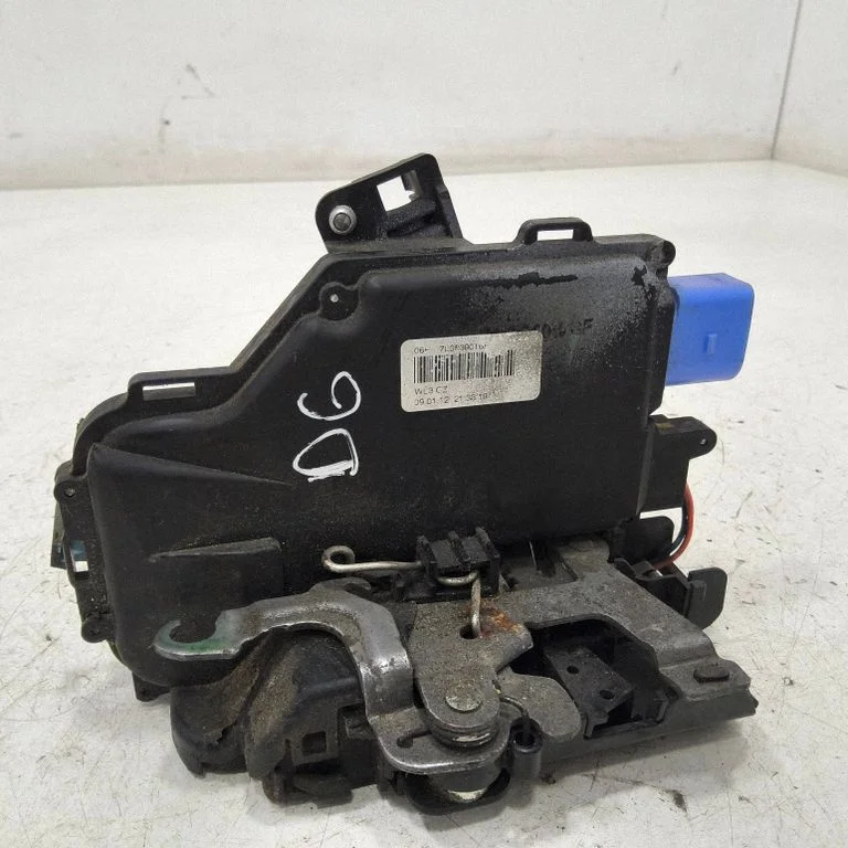 Rear door lock 7L08390168