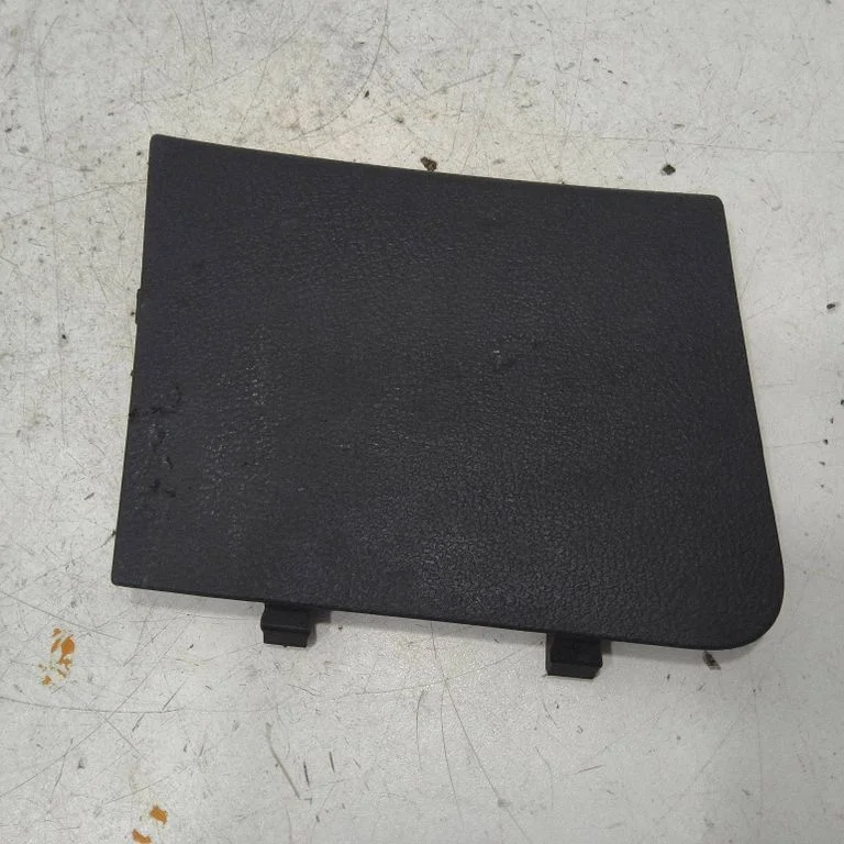 Rear light trim 1T0867657