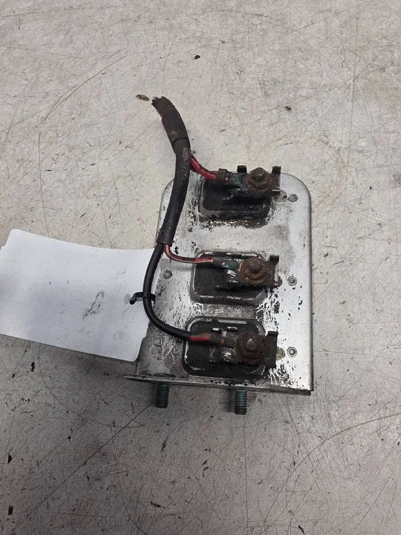Jahutusventilaatori relee – Audi A4 S4 B5 8D (1994-1999)