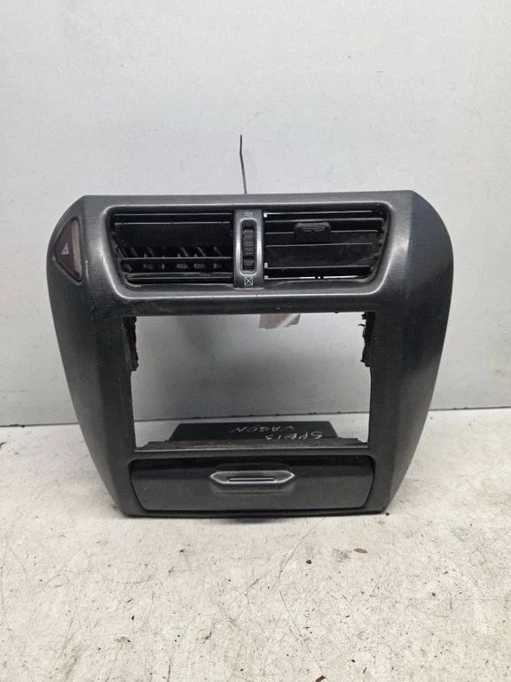 Air vent grill in roof – Mitsubishi Space Star (1998-2005)