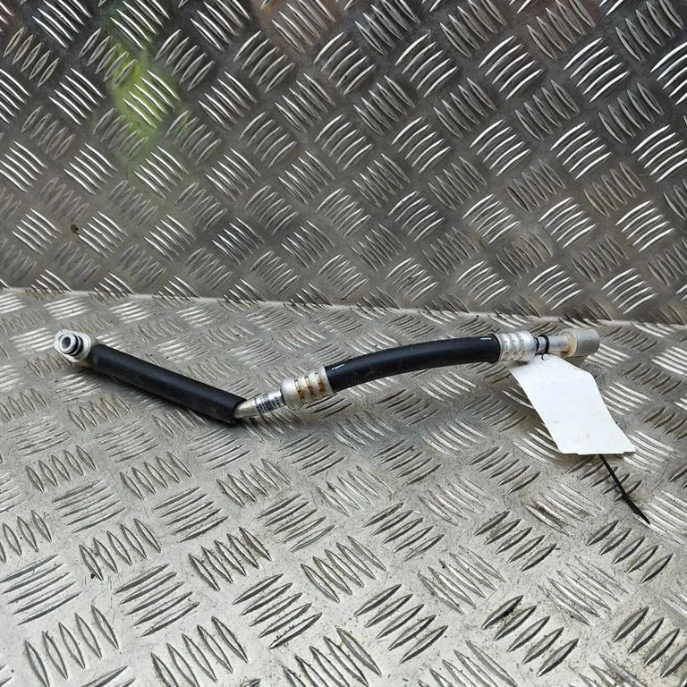 Przewody klimatyzacji EM2EU8108130