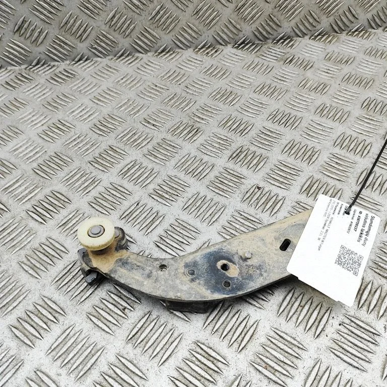 Sliding door lower roller guide/hinge – Renault Master III (2010-2024)