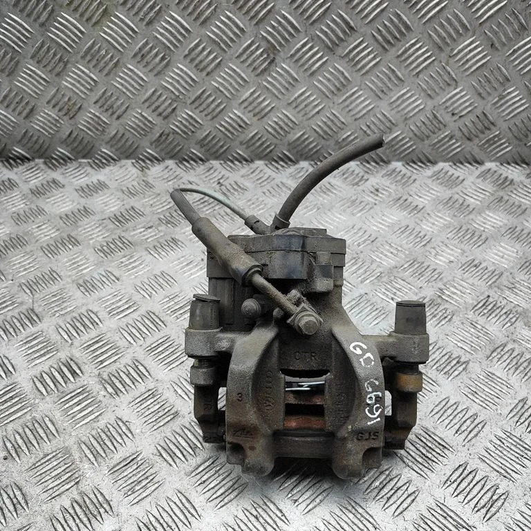 Aizmugurējais bremžu suports 5Q0615406CR