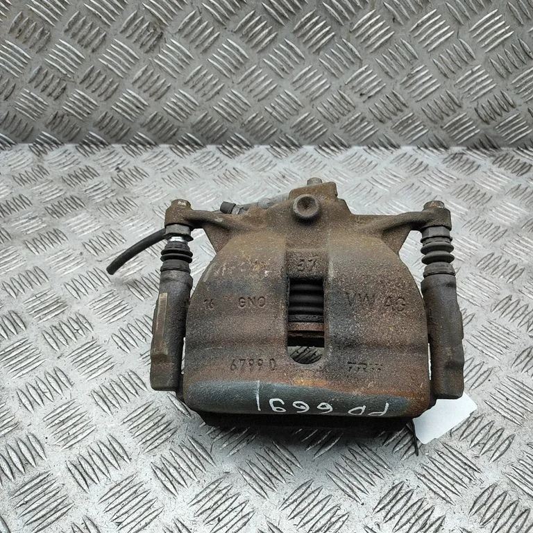 Priekšējais bremžu suports 8V0615124D