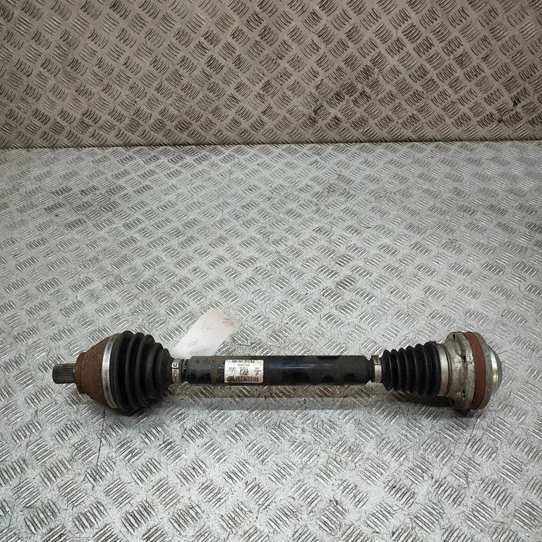 Priekšējā pusass 3Q0407272AG